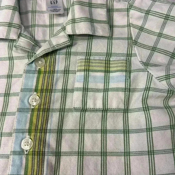 GAP - short sleeve plaid button down shirt. Size 3-6 months - Picture 4 of 4